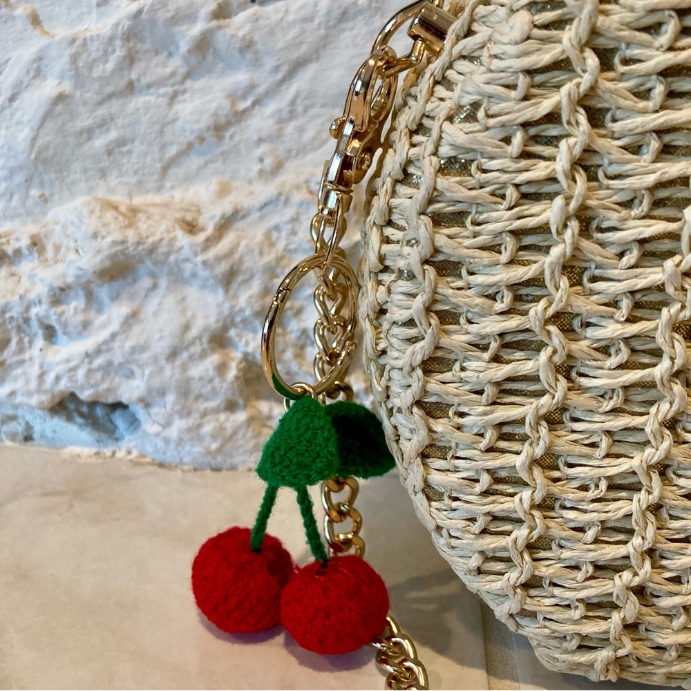 NWT Haute Hippie Cream Straw Round Crossbody with Red Cherry Charm - Picture 4 of 9